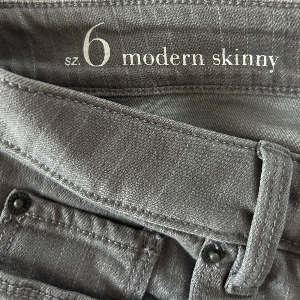 LOFT Women's Modern Skinny jeans grey pinstripe size 6 NWT